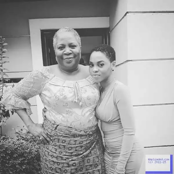 Chidinma Spotted On Set With Zack Orji & Onyeka Onwenu… Is She Now Acting? (Photos)